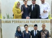 Keluarga Haji Maryon dan Muhammad Arief Bangga dan Terharu Atas Pelantikan Dycho Menjadi Anggota DPRD Kota Batam